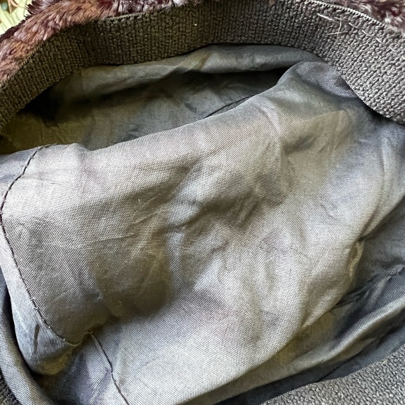 VINTAGE BLACK CRUSH VELVET BERET - Picture 5 of 7